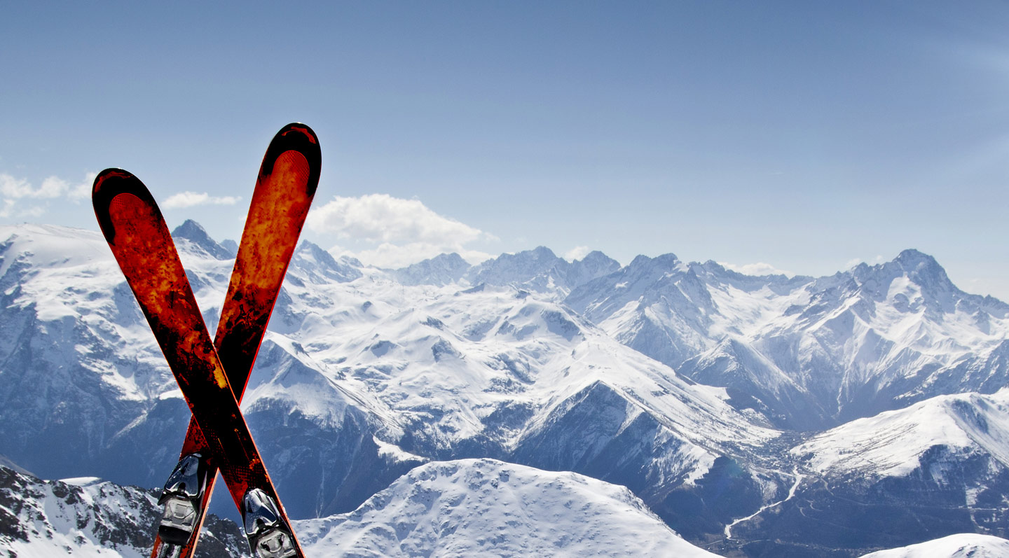 skis in the mountains